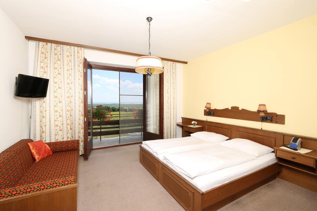 Gasthof-Pension Wein Breitenbrunn  Room photo