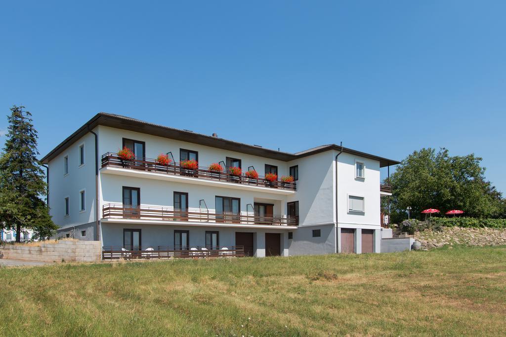 Gasthof-Pension Wein Breitenbrunn  Exterior photo